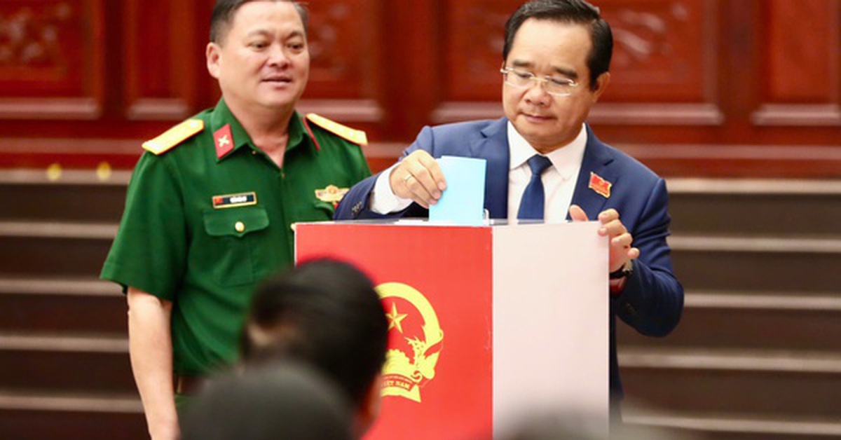 7 Phó Chủ tịch và 17 Ủy viên UBND TPHCM nhiệm kỳ mới