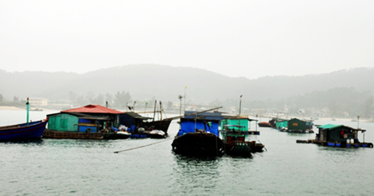 Dông lốc đánh lật tàu cá tại Đặc khu Cô Tô, 2 mẹ con tử vong