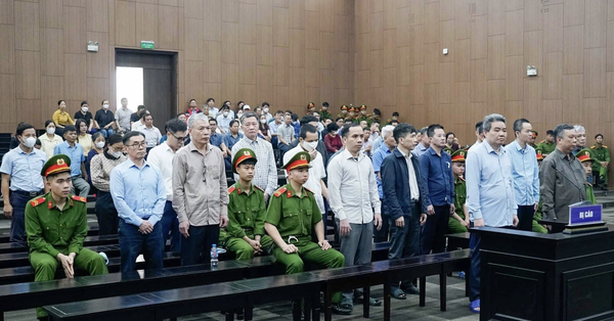 Vụ xét xử cựu Thứ trưởng: Nữ kế toán khóc nức nở "chỉ mong có cơ hội lo cho con