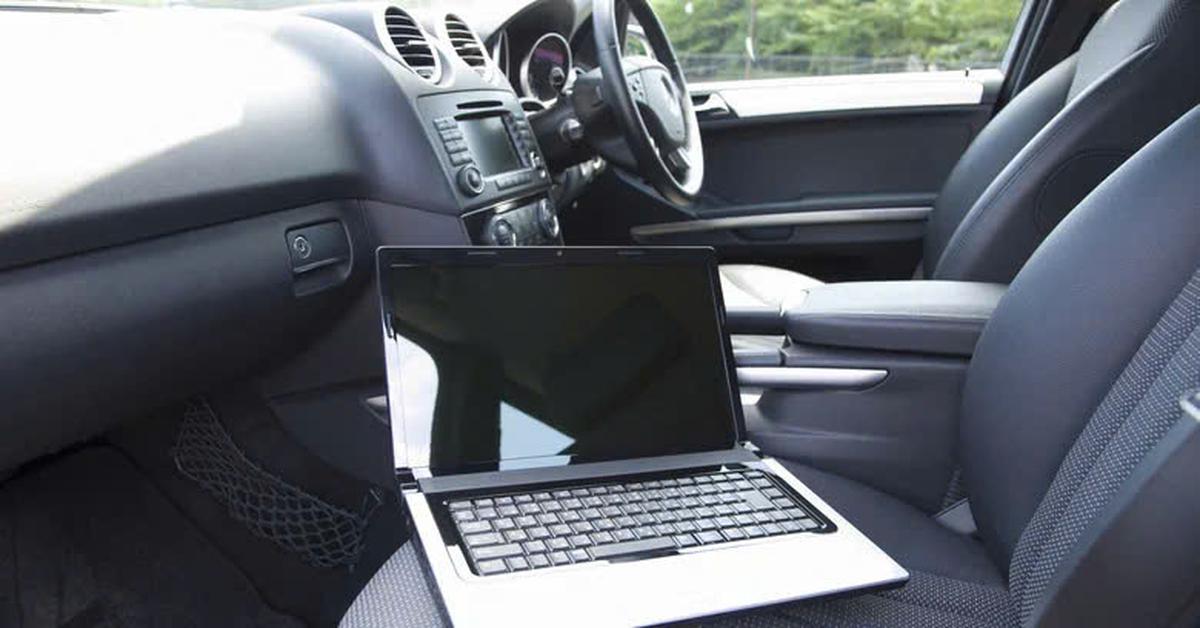 Cảnh báo an toàn cổng USB ô tô: Chủ xe cần chú ý