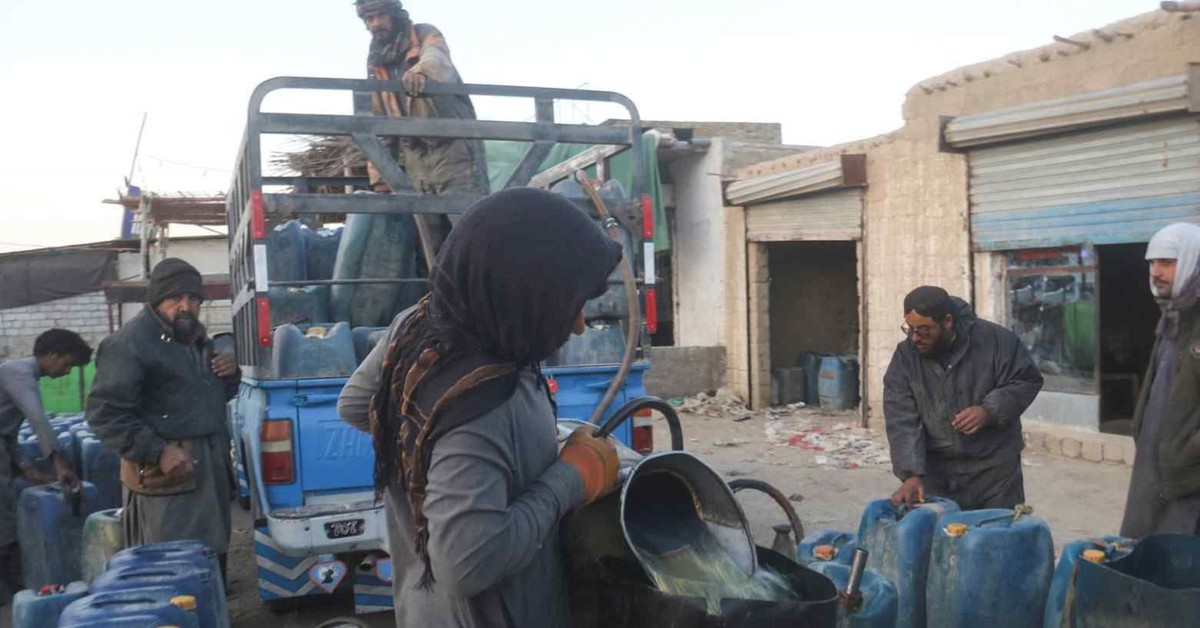 Quốc gia phụ thuộc 80% vào dầu mỏ Trung Đông đối mặt nguy cơ cạn kiệt năng lượng do đóng cửa eo biển Hormuz