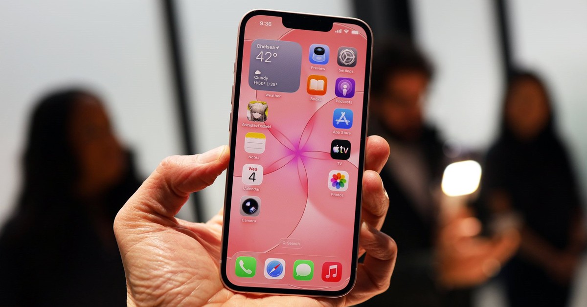 Chiếc iPhone mới lên kệ ở Việt Nam, đáng mua nhất hiện tại: Rẻ hơn iPhone 17 đến 6 triệu, chip A19, RAM 8GB