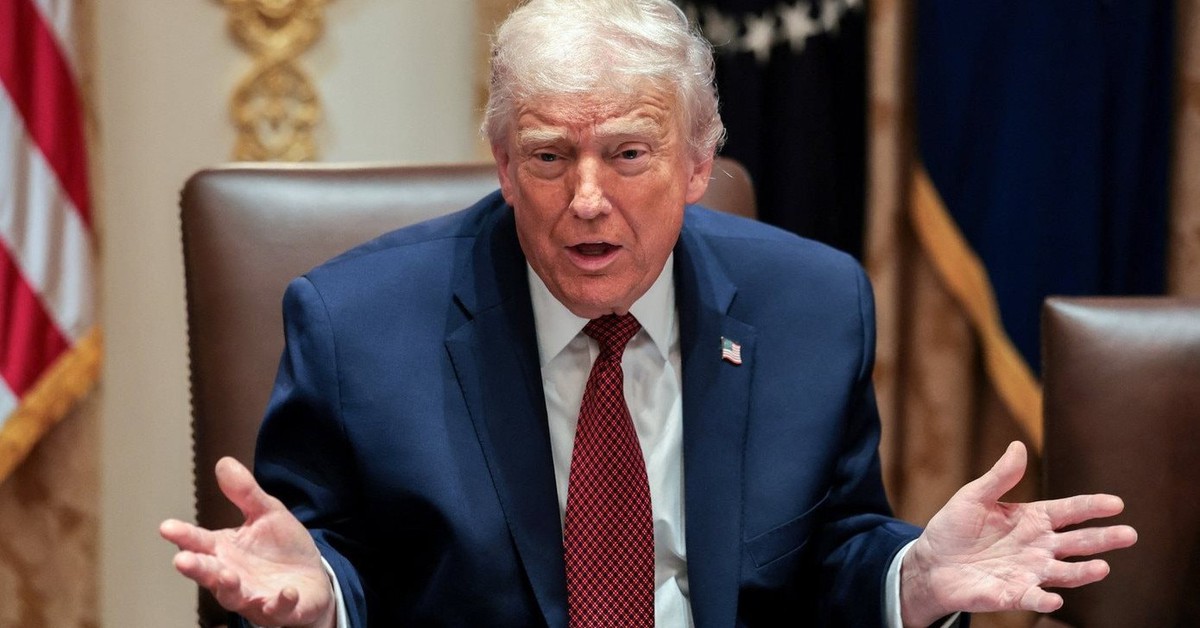 Giá dầu tăng dựng đứng, vượt qua 100 USD, vì sao Tổng thống Trump nói “chỉ là cái giá nhỏ phải trả”?