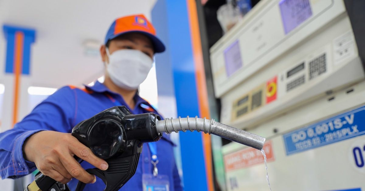 Giữa lúc giá xăng dầu tăng chóng mặt, 300 - 400 triệu thùng dầu dự trữ sắp được tổ chức này tung ra