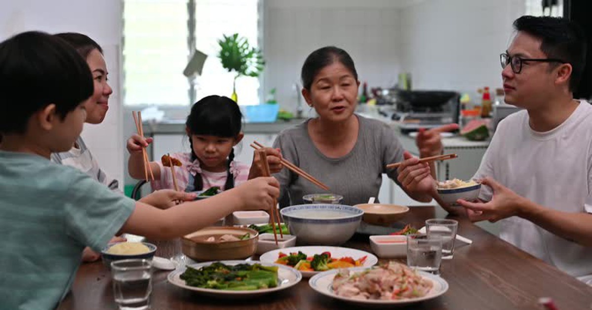 Muốn nhìn rõ “tầng lớp” của một gia đình, hãy đến nhà họ ăn một bữa là biết…