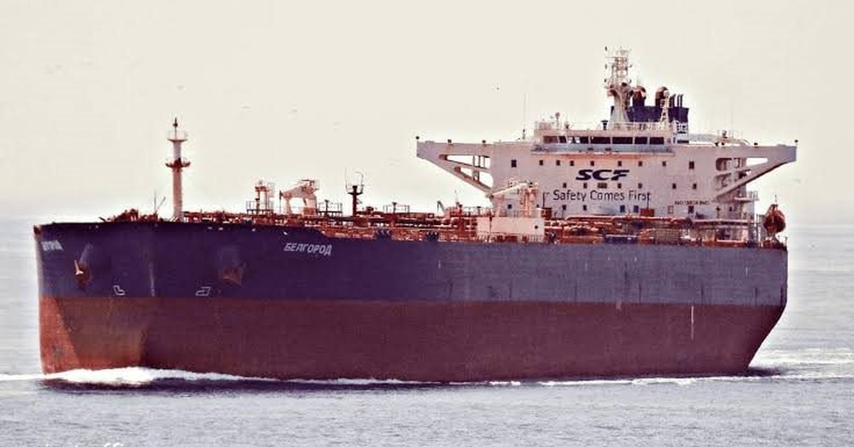 Thách thức mọi đe doạ bắt giữ, hàng chục tàu chở dầu của Nga vẫn ung dung đi qua eo biển của một nước G7