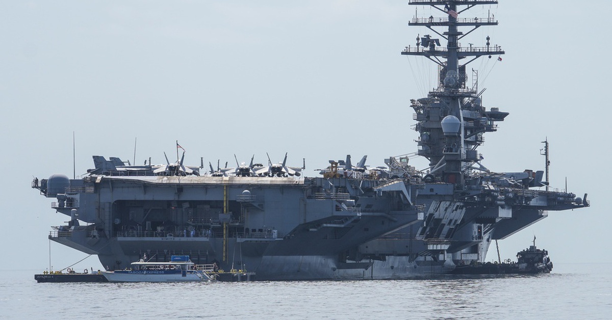 WSJ: Tàu chiến Mỹ lần đầu vượt eo biển Hormuz kể từ khi chiến sự bùng phát