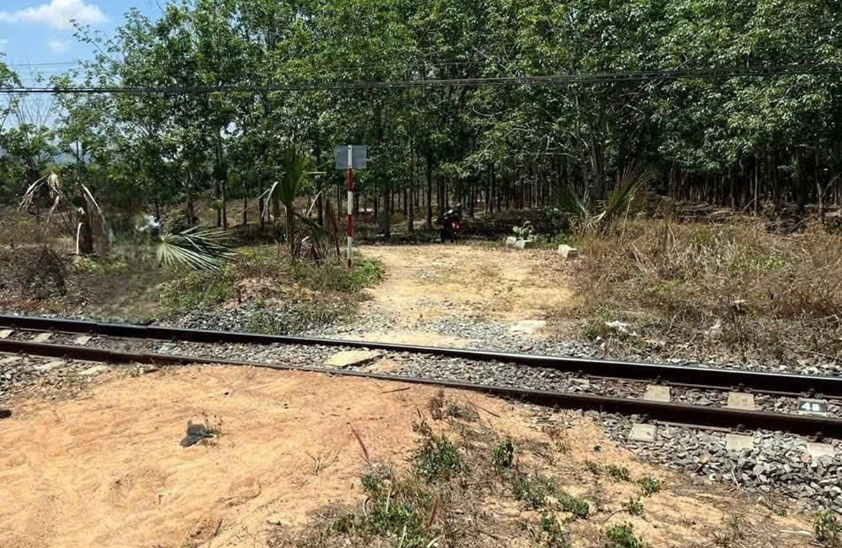 Tìm nhân thân người phụ nữ tử vong trên đường sắt Bắc - Nam