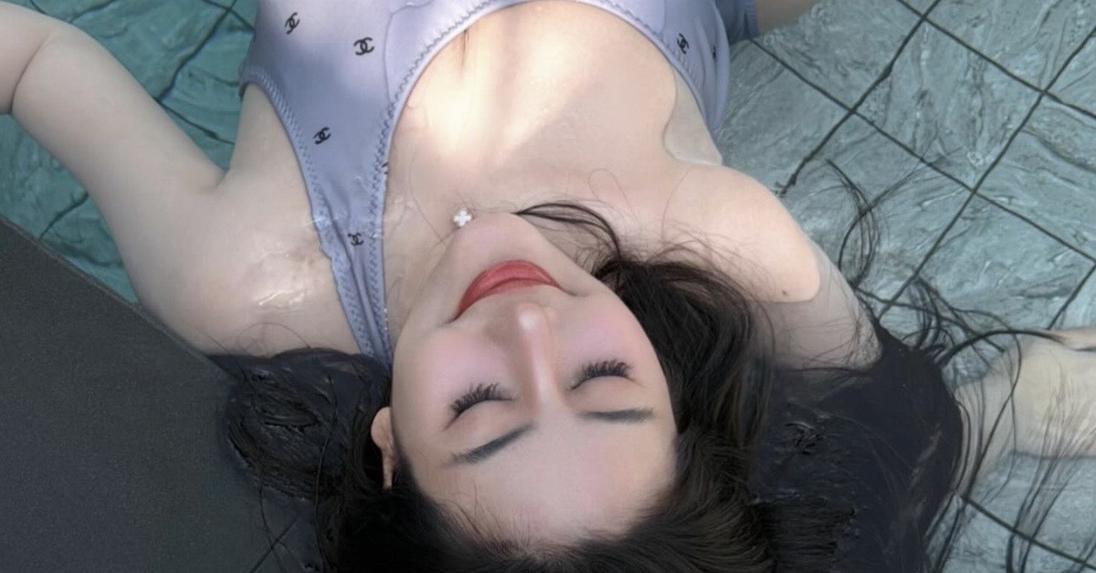 Rời yên ngựa để "xuống nước", hot girl làng kỵ sĩ gây bão với màn biến hình