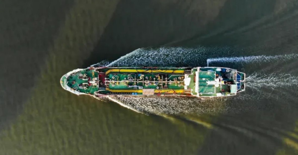 Giá dầu lại tăng dựng đứng sau khi ông Trump tuyên bố phong toả toàn diện eo biển Hormuz