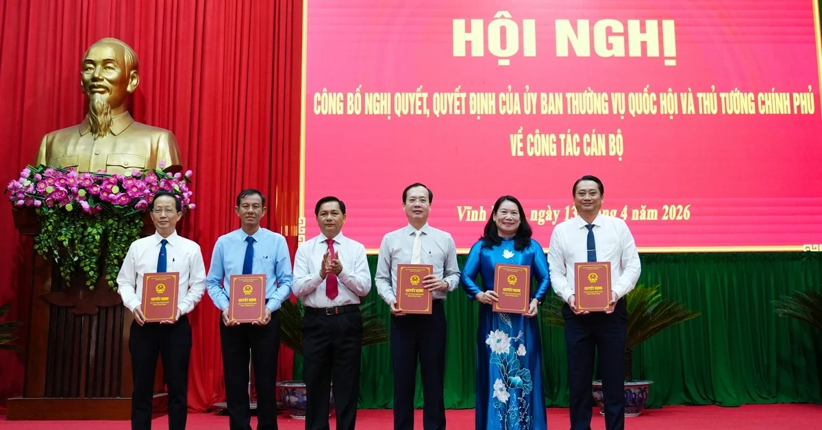 Công bố quyết định nhân sự chủ chốt tỉnh Vĩnh Long