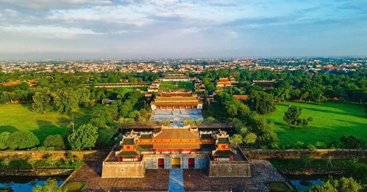 Tiếp tục sắp xếp, tinh gọn bộ máy; triển khai cơ chế trọng dụng nhân tài; cải cách tiền lương, tiền thưởng, chính sách đãi ngộ