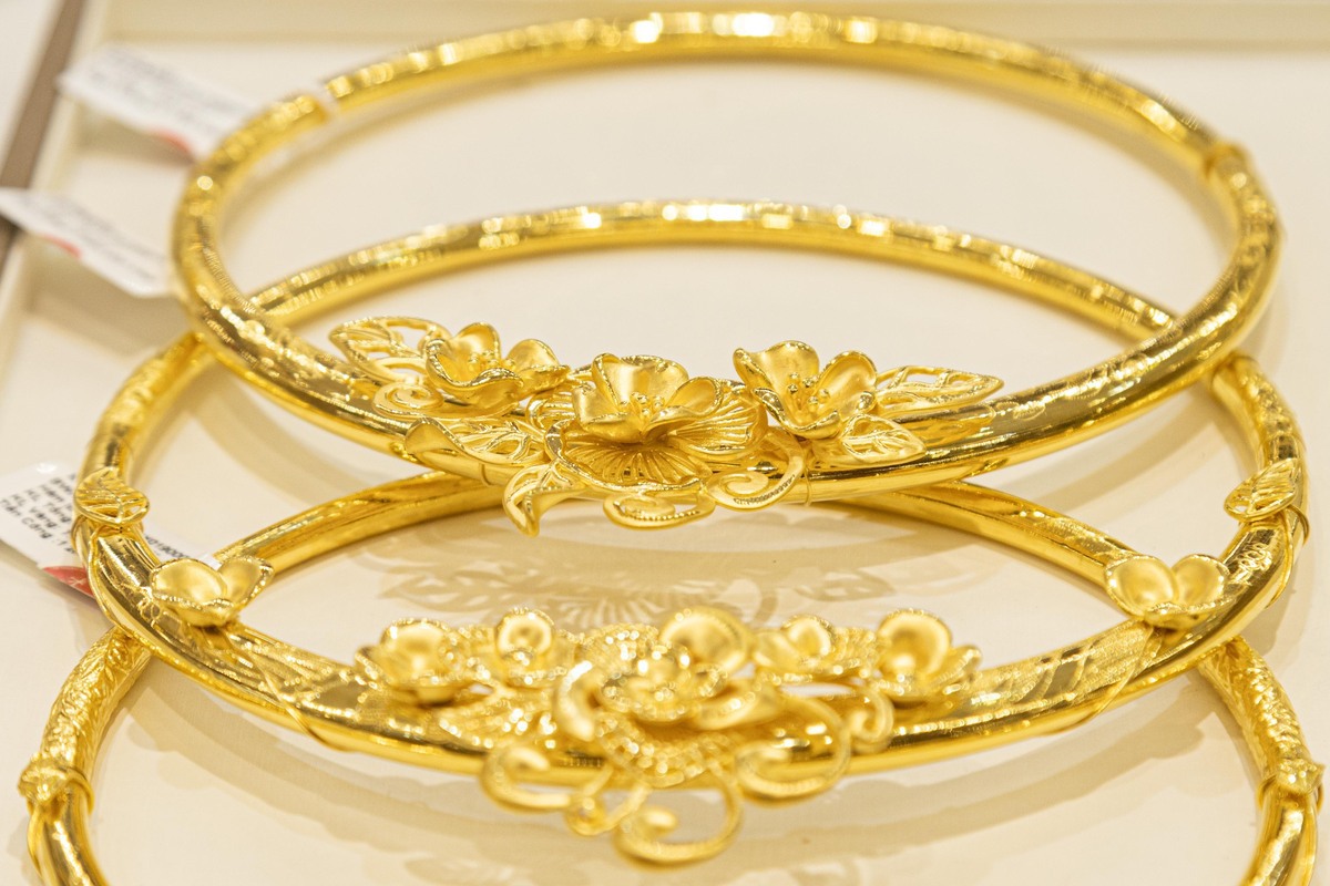 Giá vàng hôm nay 14/4: Tăng "bốc đầu" hơn 100 U...