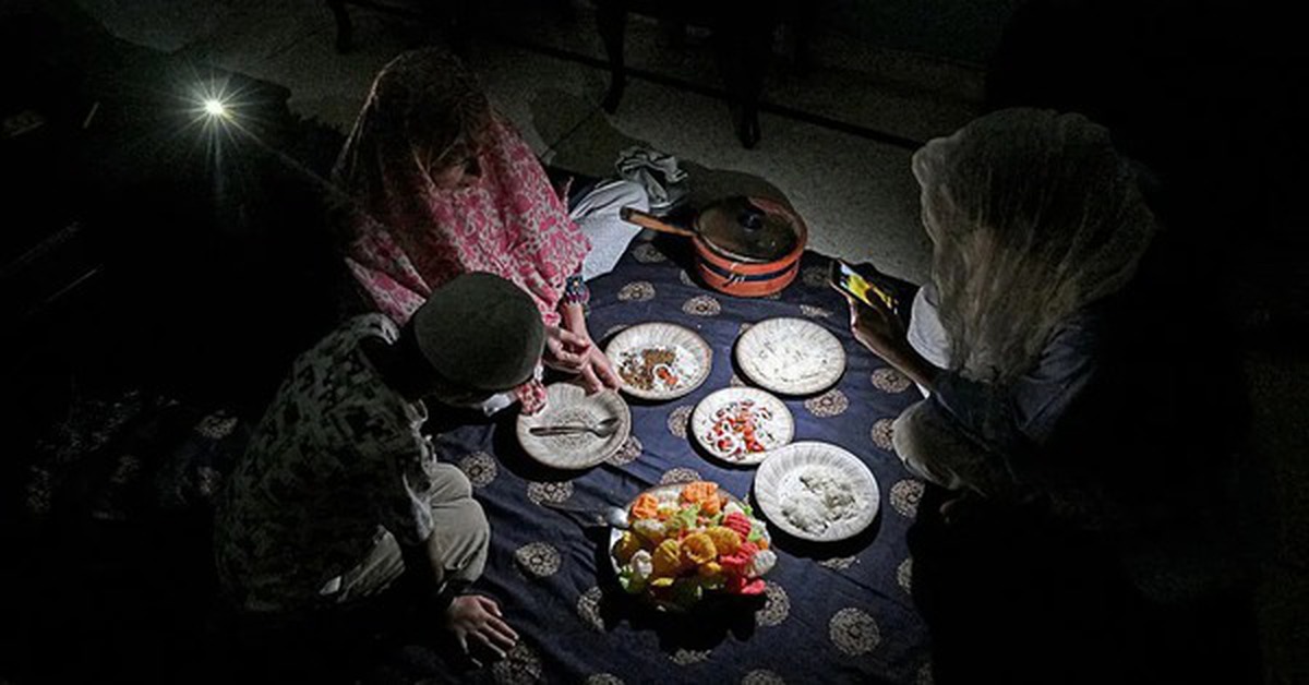 "Xung phong" làm trung gian hòa giải Mỹ - Iran, nhưng chính quốc gia này cũng đang rơi vào "bóng tối" vì thiếu khí đốt - nhiều nơi chịu cảnh cắt điện 14 tiếng/ngày
