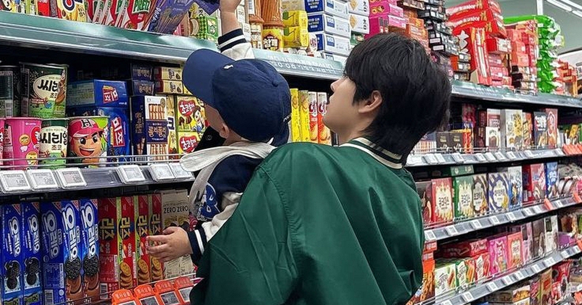 Vì sao nuôi con trai lại vất vả hơn con gái?