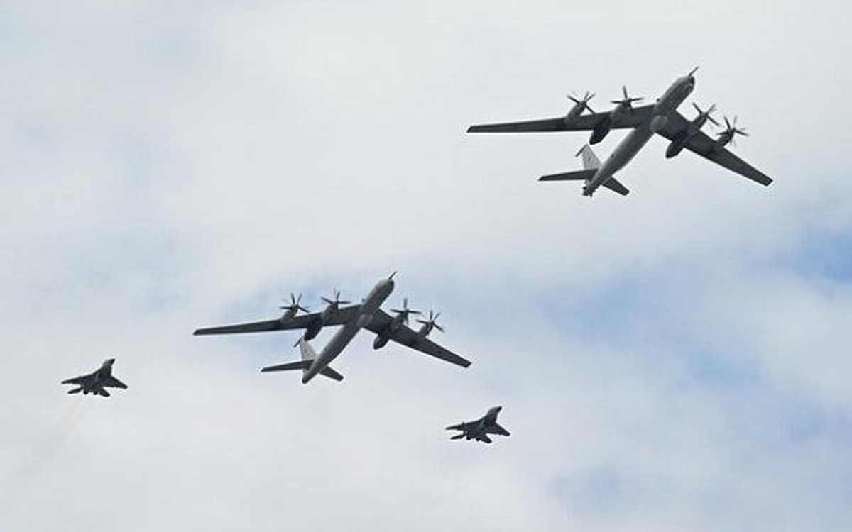 Mỹ đưa ra "phản ứng quá mức" khi đánh chặn máy bay Tu-142 của Nga