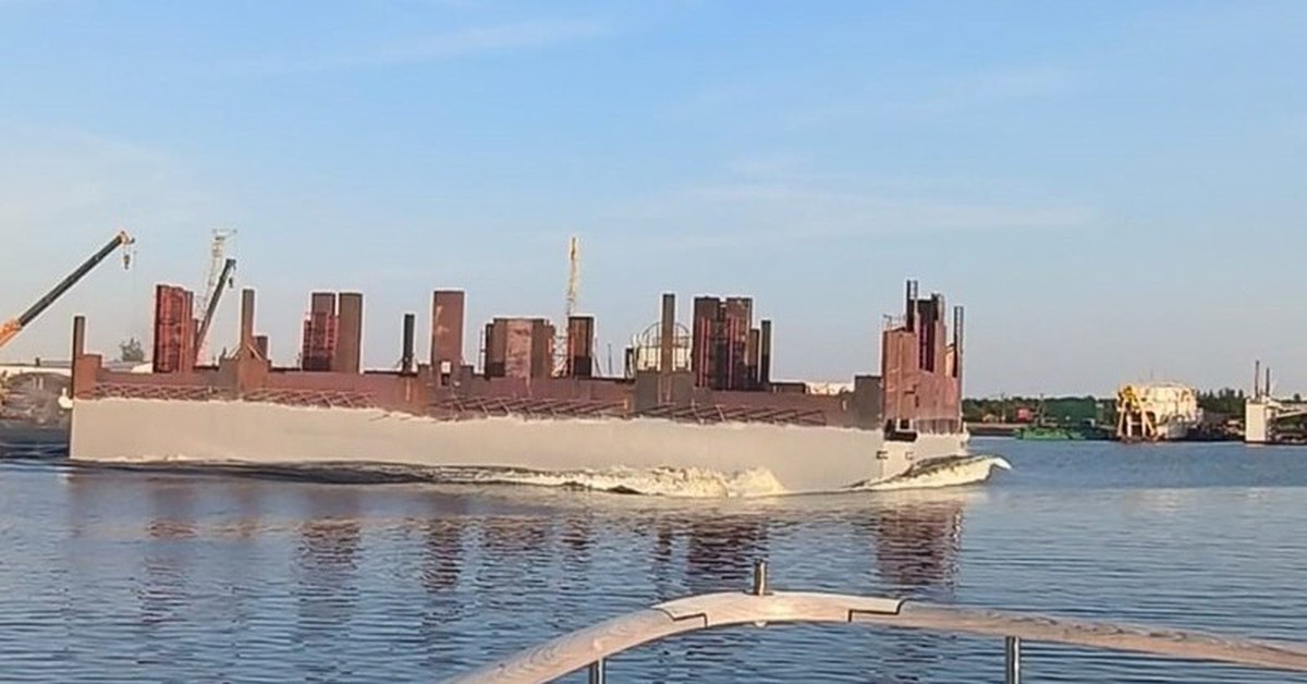 Nga tăng cường thêm "pháo đài nổi" trên biển, bàn giao nhiệm vụ quan trọng liên quan đến dầu mỏ