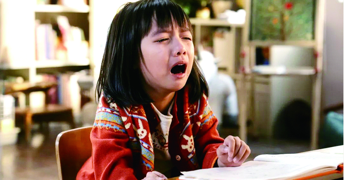 Phát hiện con gái tự học móc len rồi "mở shop" ở lớp, người mẹ có pha xử lý khiến MXH chia phe ầm ĩ