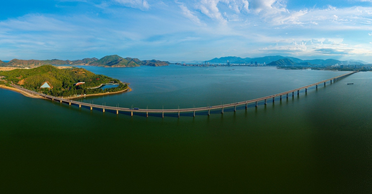3 cây cầu vượt biển dài nhất Việt Nam: Nơi mở cửa cho nhà máy Vinfast, nơi “đánh thức” thị trường địa ốc, nơi sẽ đạt top 3 Đông Nam Á