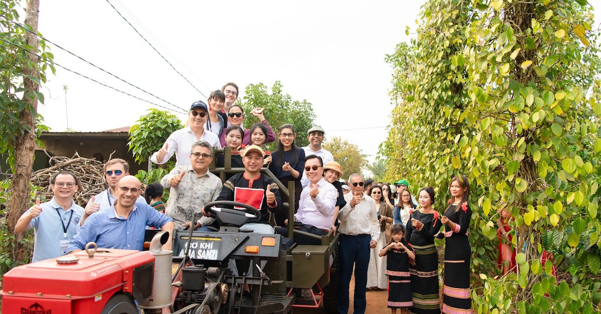 Từ “mỏ vàng đen” chìm giữa buôn làng đến di sản UNESCO: Cách Việt Nam định giá lại một báu vật của đất trời