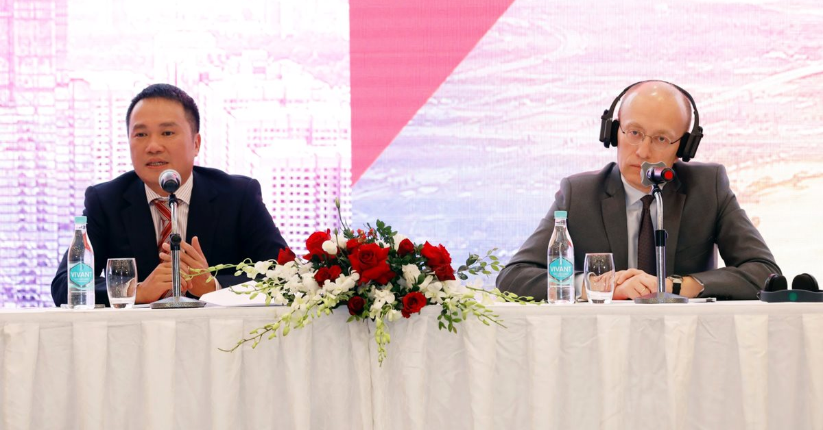 Tổng Giám đốc Techcombank nhận thù lao gần 28 tỷ đồng, gấp 6 lần Chủ tịch Hồ Hùng Anh