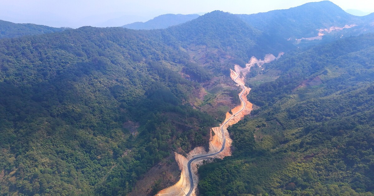 Ngắm đường "như dòng sông xuyên rừng núi" nối Lâm Đồng và Đắk Lắk