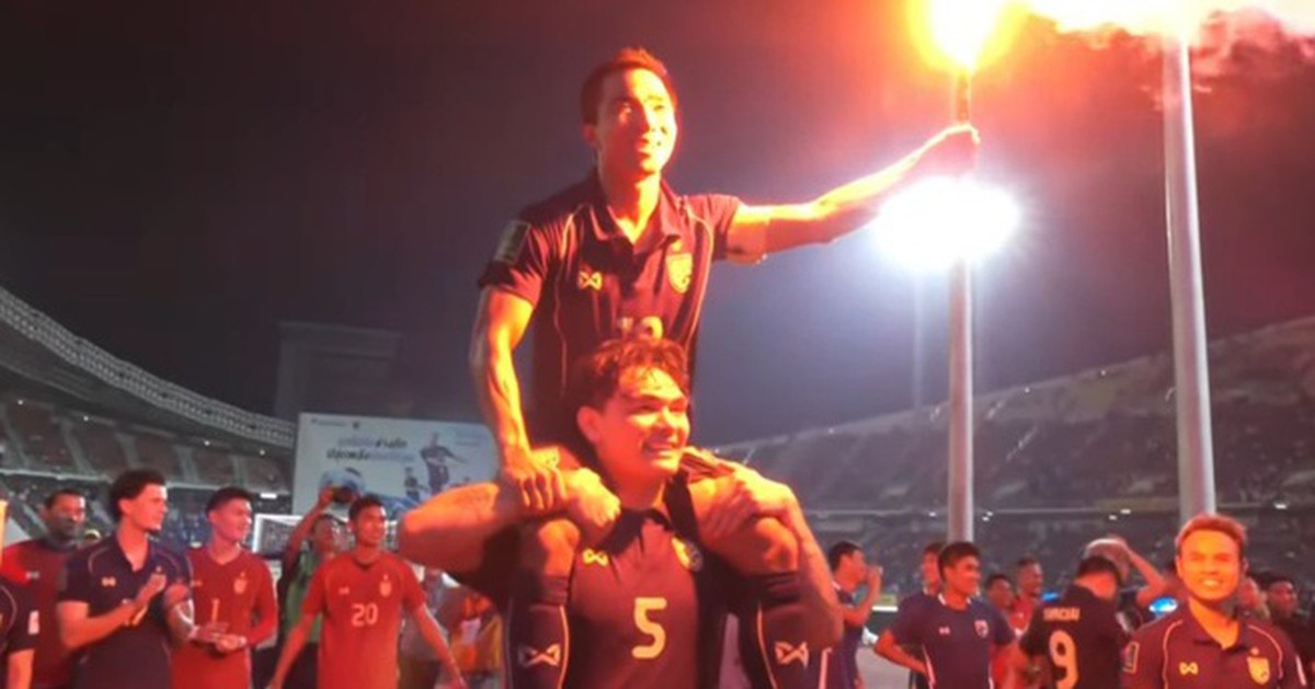 Tuyển Thái Lan đối diện án phạt nặng vì màn ăn mừng "nhạy cảm