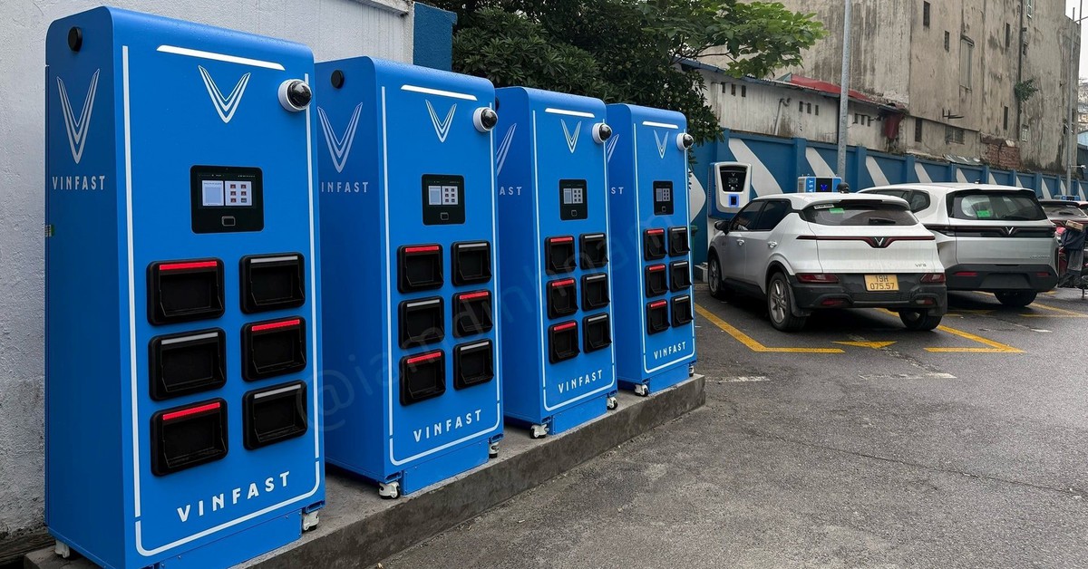 Tỷ phú Phạm Nhật Vượng bắt tay tỷ phú Nguyễn Thị Phương Thảo