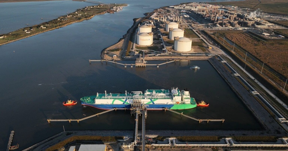 Tàu chở hơn 1 triệu tấn LNG đang chờ cập bến khắp thế giới, báo tin cực vui cho Mỹ