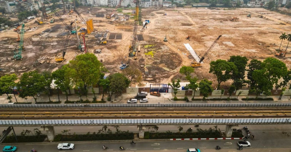 Sau khi di dời nhà máy, dự án tại “đất vàng” giữa trung tâm Thủ đô lập tức trở thành đại công trường