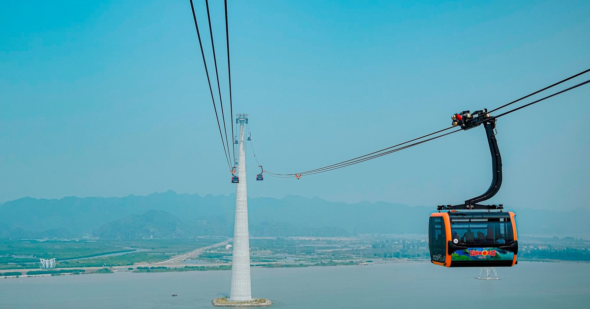 Việt Nam sở hữu một công trình giữa biển lập kỷ lục thế giới, trụ cao ngang tòa nhà 48 tầng, được Guinness xác nhận ngay ngày khai trương