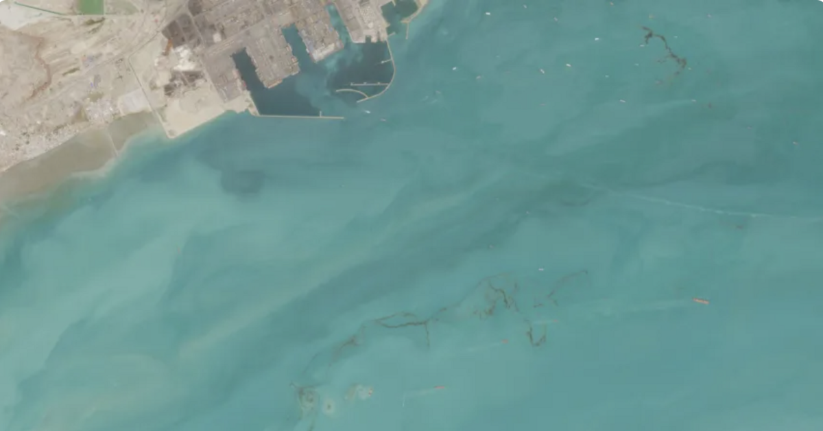 Ảnh vệ tinh phơi bày thảm hoạ dầu loang do xung đột Trung Đông