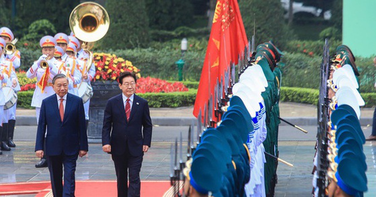 Việt Nam bắn 21 loạt đại bác chào mừng Tổng thống Hàn Quốc