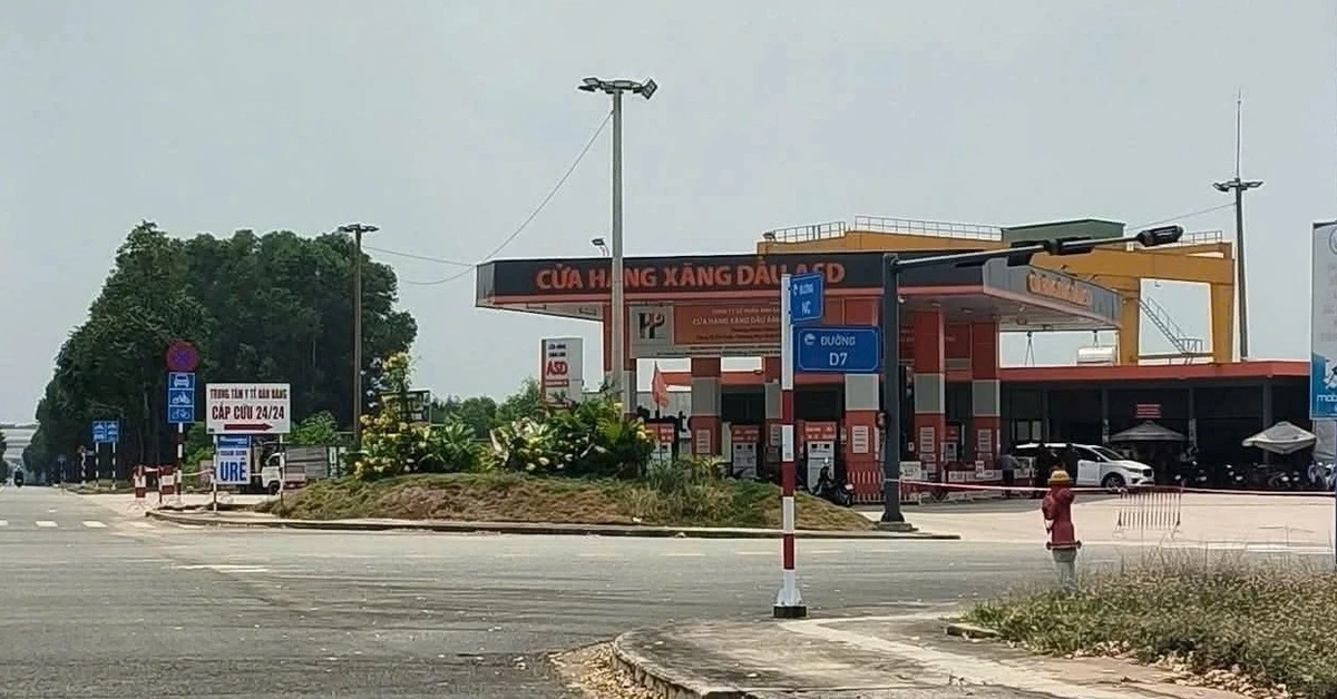 Ô tô cán bé gái 2 tuổi tử vong tại cây xăng dầu ở TPHCM