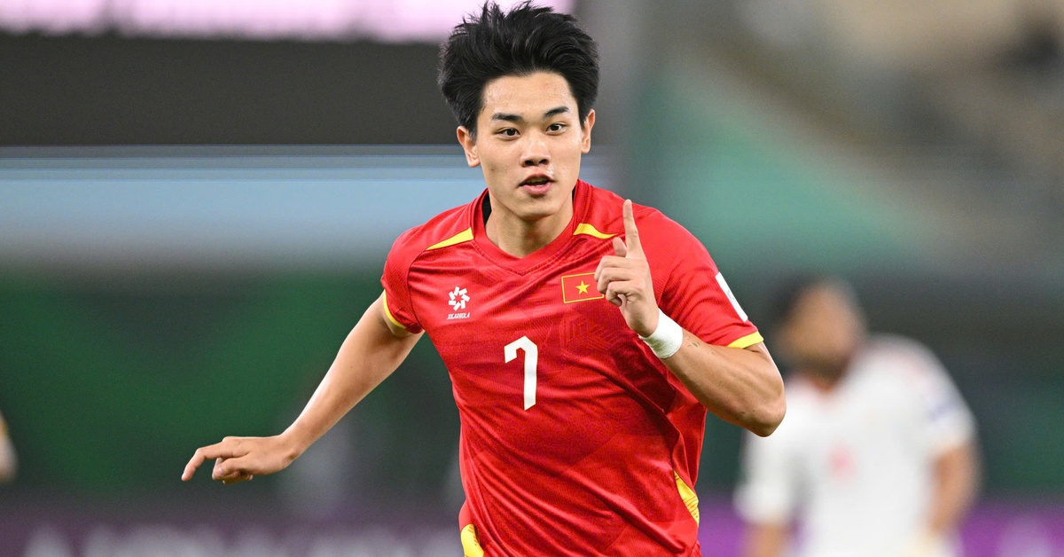 Trang web quốc tế đưa Đình Bắc vào danh sách đặc biệt, sánh vai cùng ngôi sao Man City