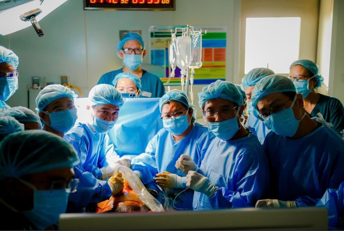 Kỳ tích y học: Bệnh viện hàng đầu Singapore gửi bệnh nhân sang Việt Nam để 'tìm sự sống