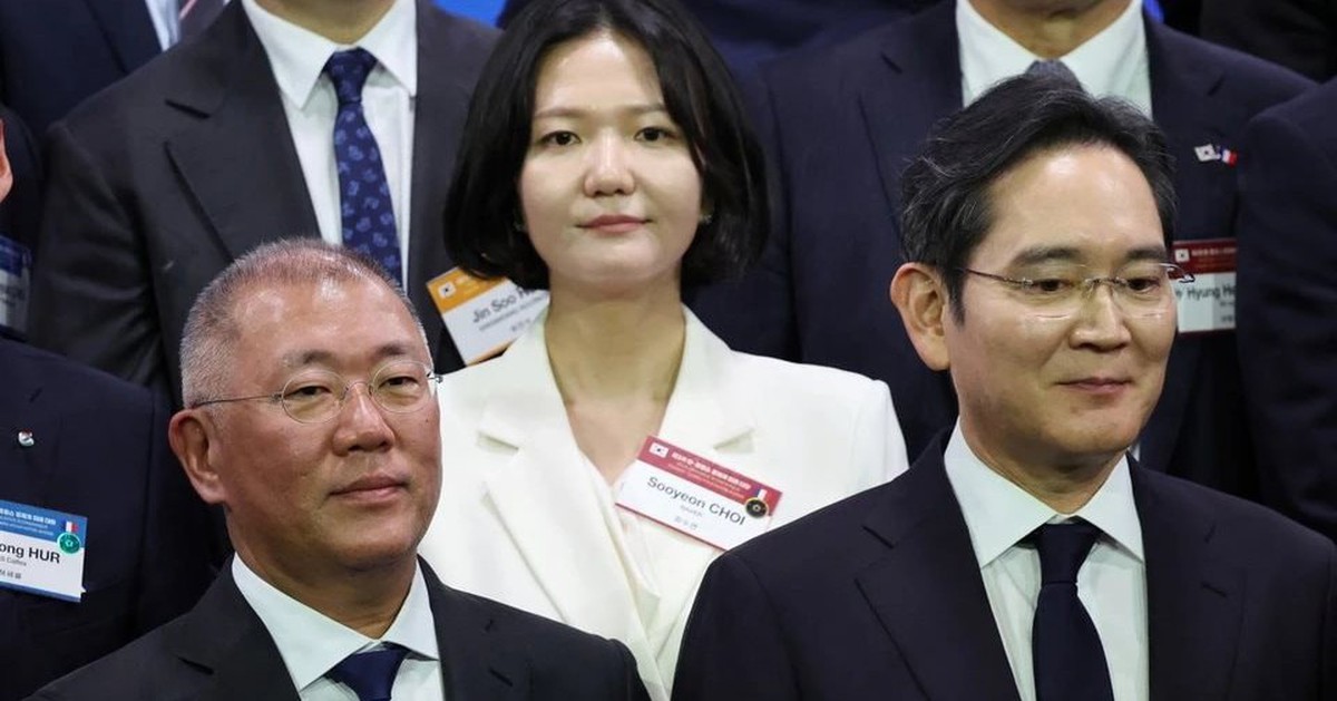 Tháp tùng Tổng thống Lee Jae Myung, chủ tịch “tứ đại chaebol” Hàn Quốc vừa tới Việt Nam là những ai?