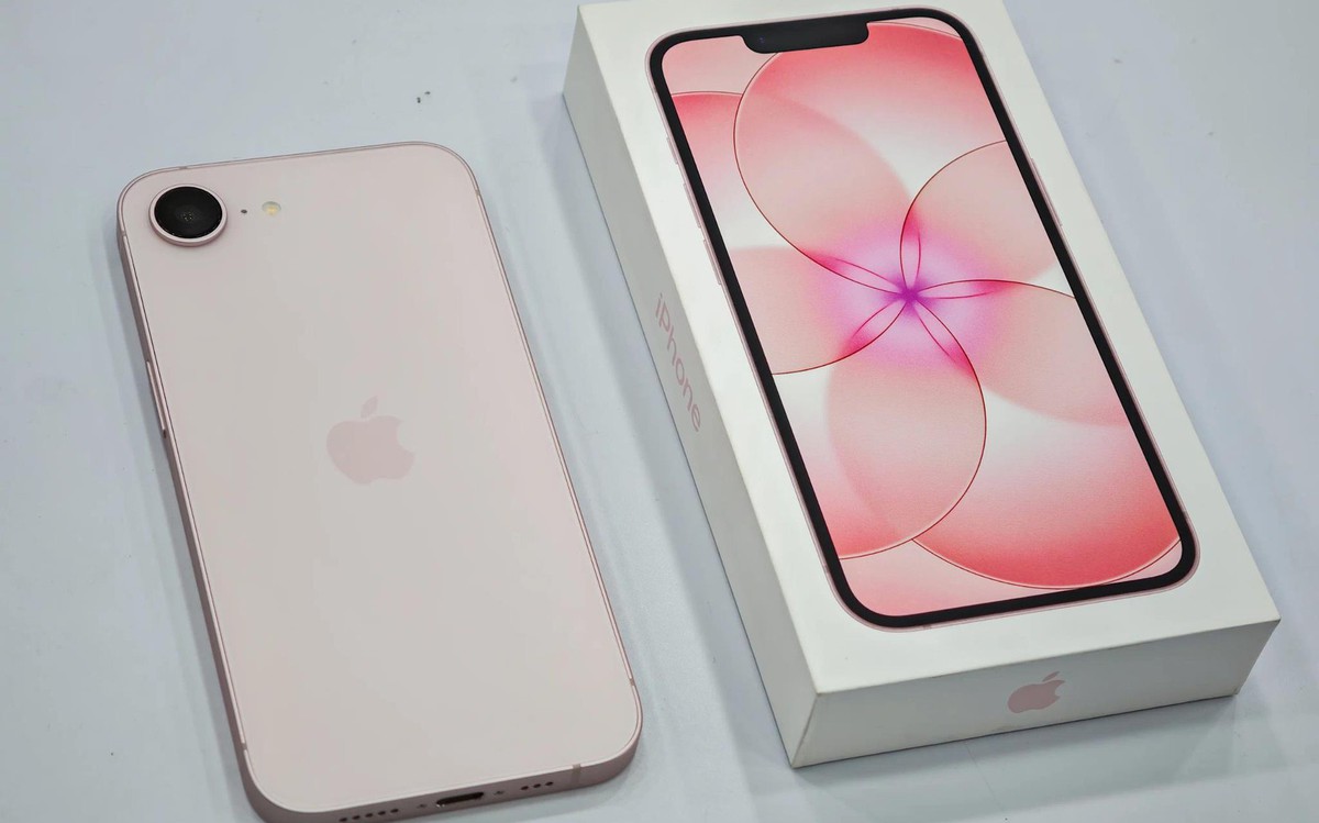 iPhone 17e vs iPhone 17: Chênh 10 triệu mua máy nào xứng hơn?