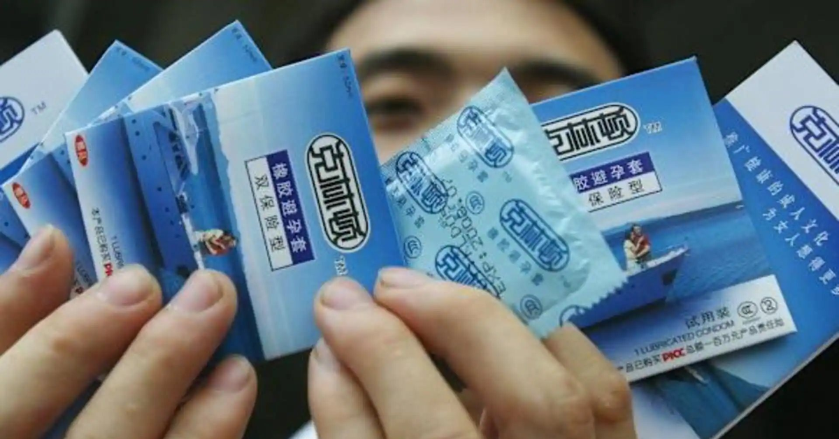 Người Trung Quốc kêu gọi nhau tích trữ số lượng lớn bao cao su