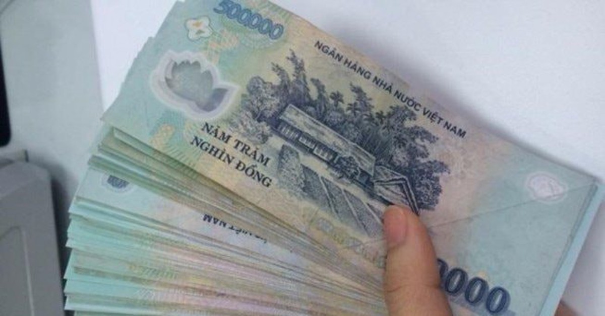 Phát hiện 192 tờ tiền mệnh giá 500K nằm chơ vơ ở khay tiền của cây ATM MB Bank