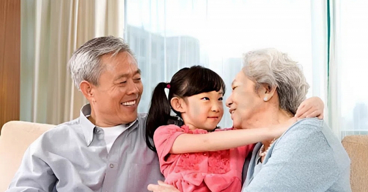 Cha mẹ cần 2 "lá bài" để an yên lúc về già