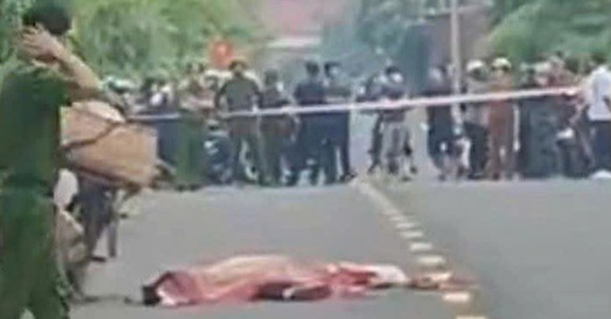 Người phụ nữ tử vong bất thường trên đường, cơ thể có nhiều vết thương