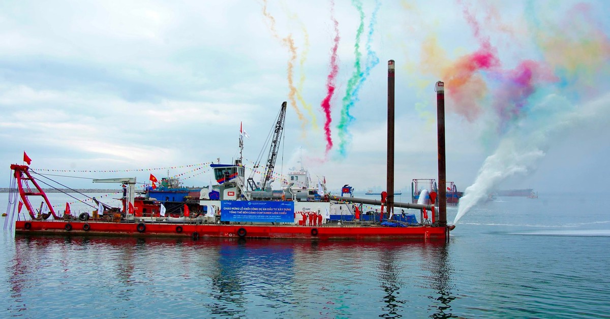 Việt Nam chính thức khởi công siêu cảng được đầu tư hơn 45.000 tỷ đồng, ngay dưới chân đèo Hải Vân