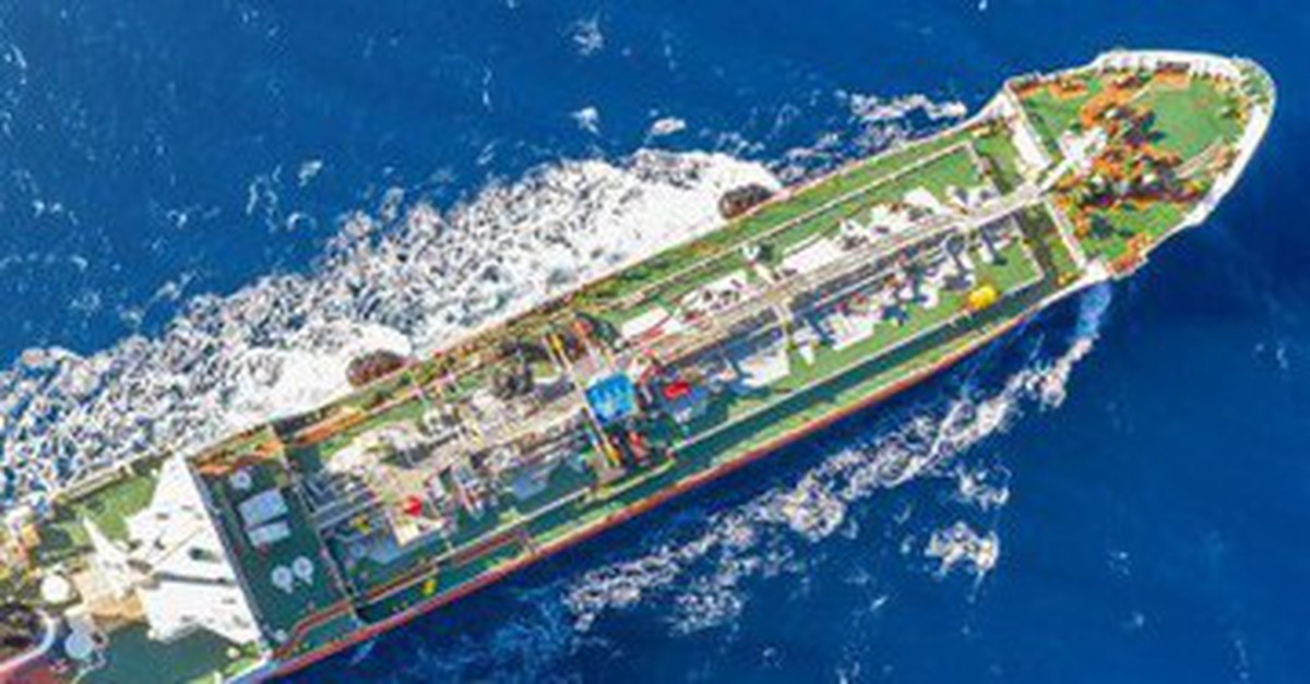 Hai siêu tàu dầu Nga bất ngờ "bẻ lái" giữa Đại Tây Dương: Mức giá "khủng" khiến những lô hàng diesel đổi hướng giữa chừng