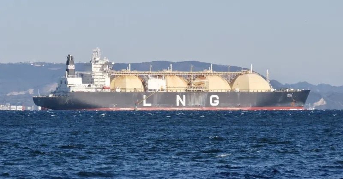 TIn vui từ eo biển Hormuz: Lô hàng LNG đầu tiên "thông chốt" thành công, điểm đến là quốc gia sát vách Việt Nam