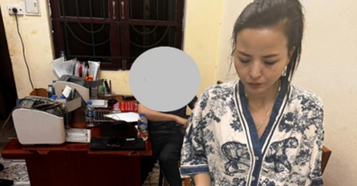 Bắt quả tang, khám xét khẩn cấp với kiều nữ Nguyễn Hoàng Anh