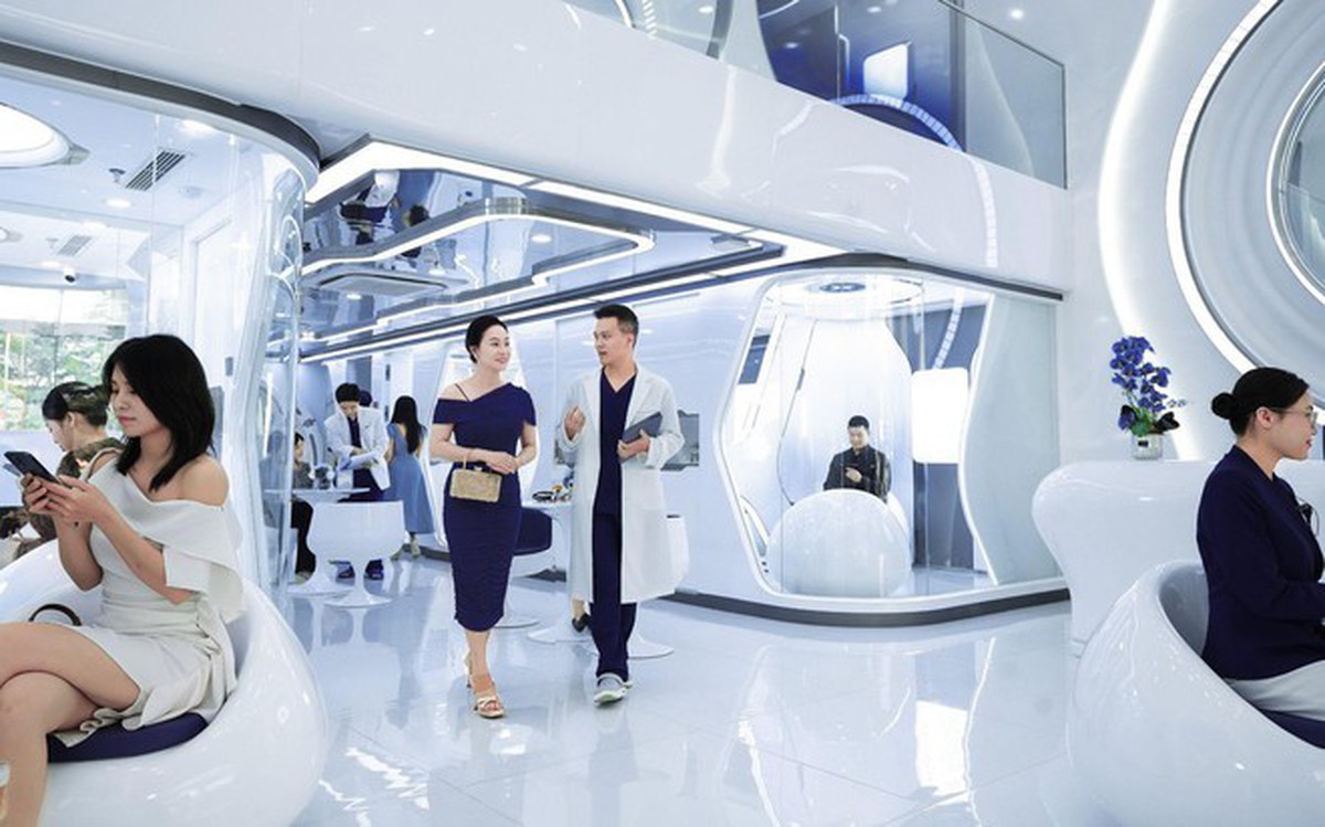 Bí quyết giữ vững thần thái rạng rỡ của "Giai nhân màn ảnh" Quách Thu Phương cùng Dr David Bùi