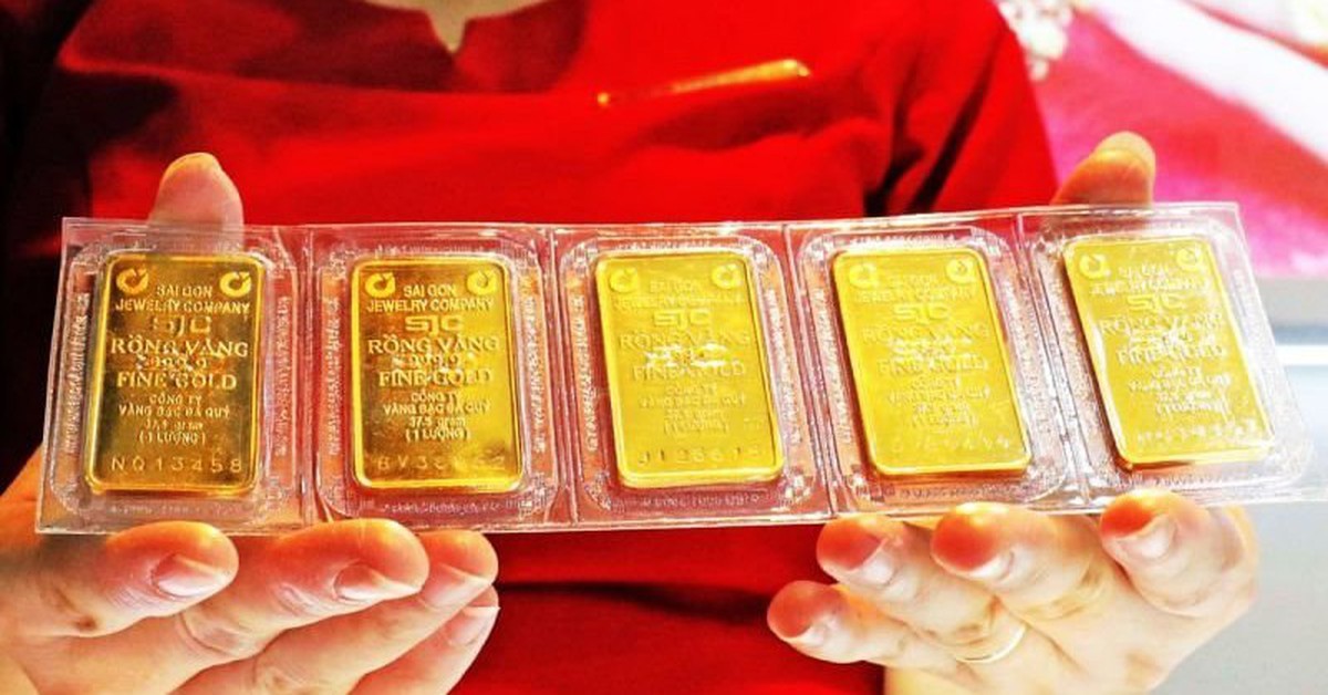 Giá vàng giảm mạnh không phanh