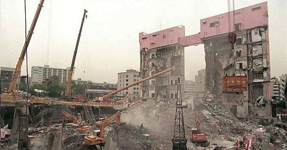 Hàn Quốc: 1.500 người bị vùi lấp sau 20 giây sập tòa nhà 30 năm trước