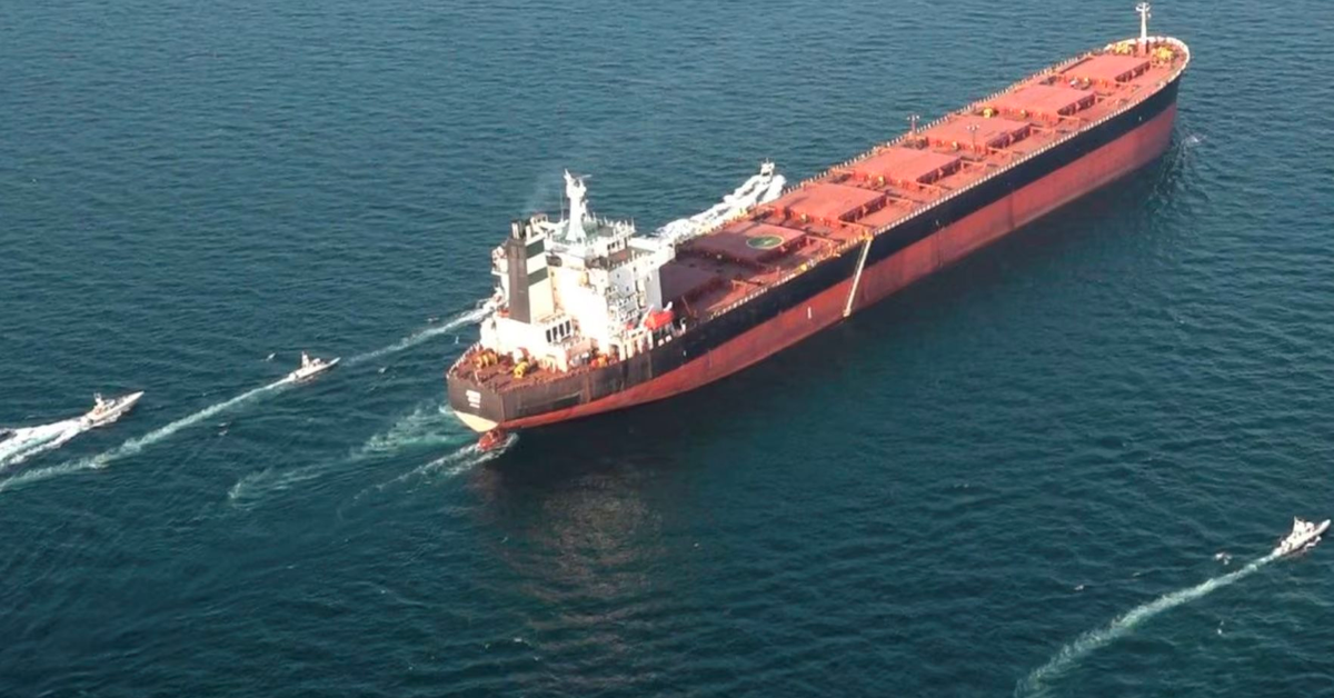 Tưởng cập cảng Ấn Độ lần đầu tiên sau 7 năm, tàu chở 600.000 thùng thùng dầu Iran đột ngột quay đầu giữa biển, đi thẳng đến nước khác